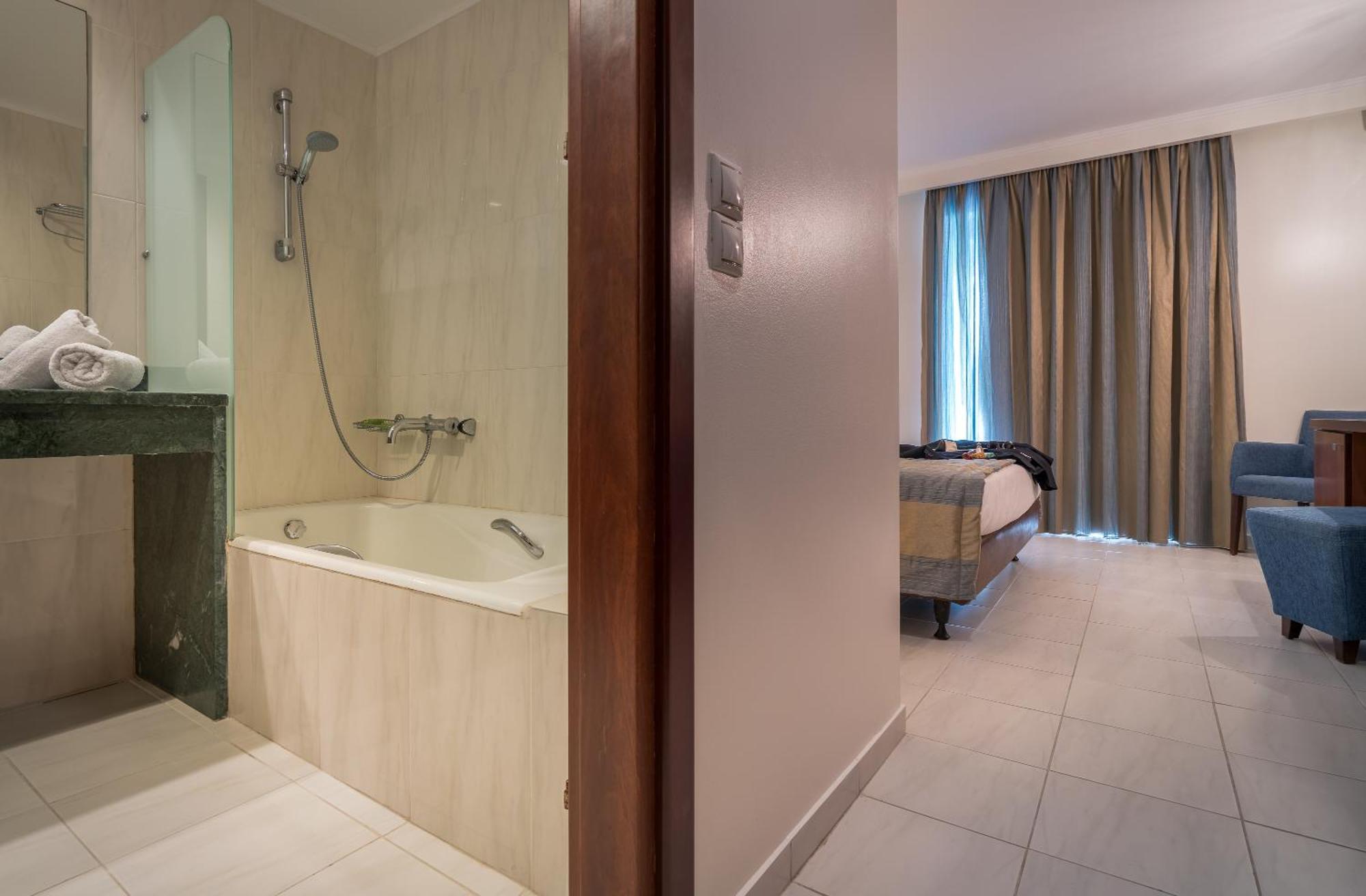 Galaxy Beach Resort BW Premier Collection لاغاناس المظهر الخارجي الصورة