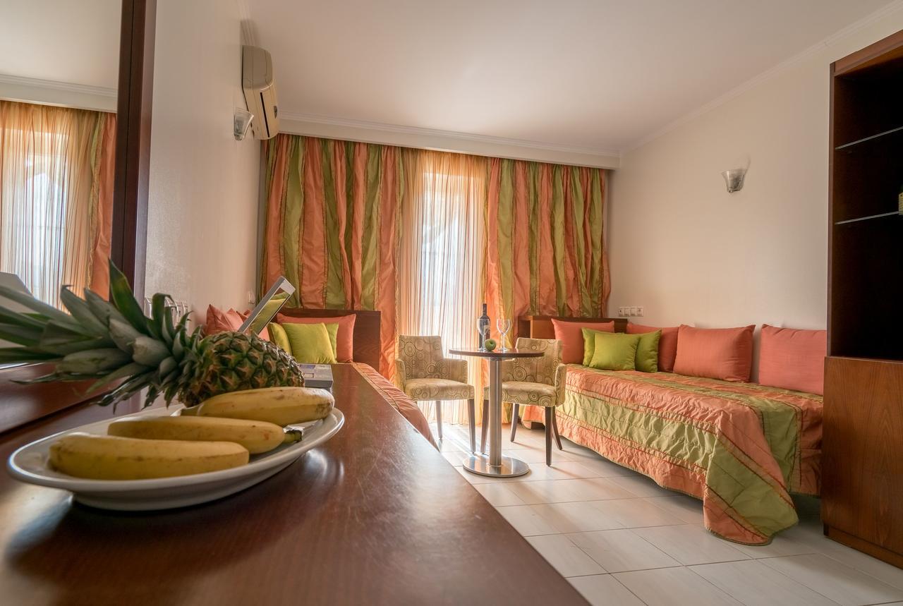 Galaxy Beach Resort BW Premier Collection لاغاناس المظهر الخارجي الصورة